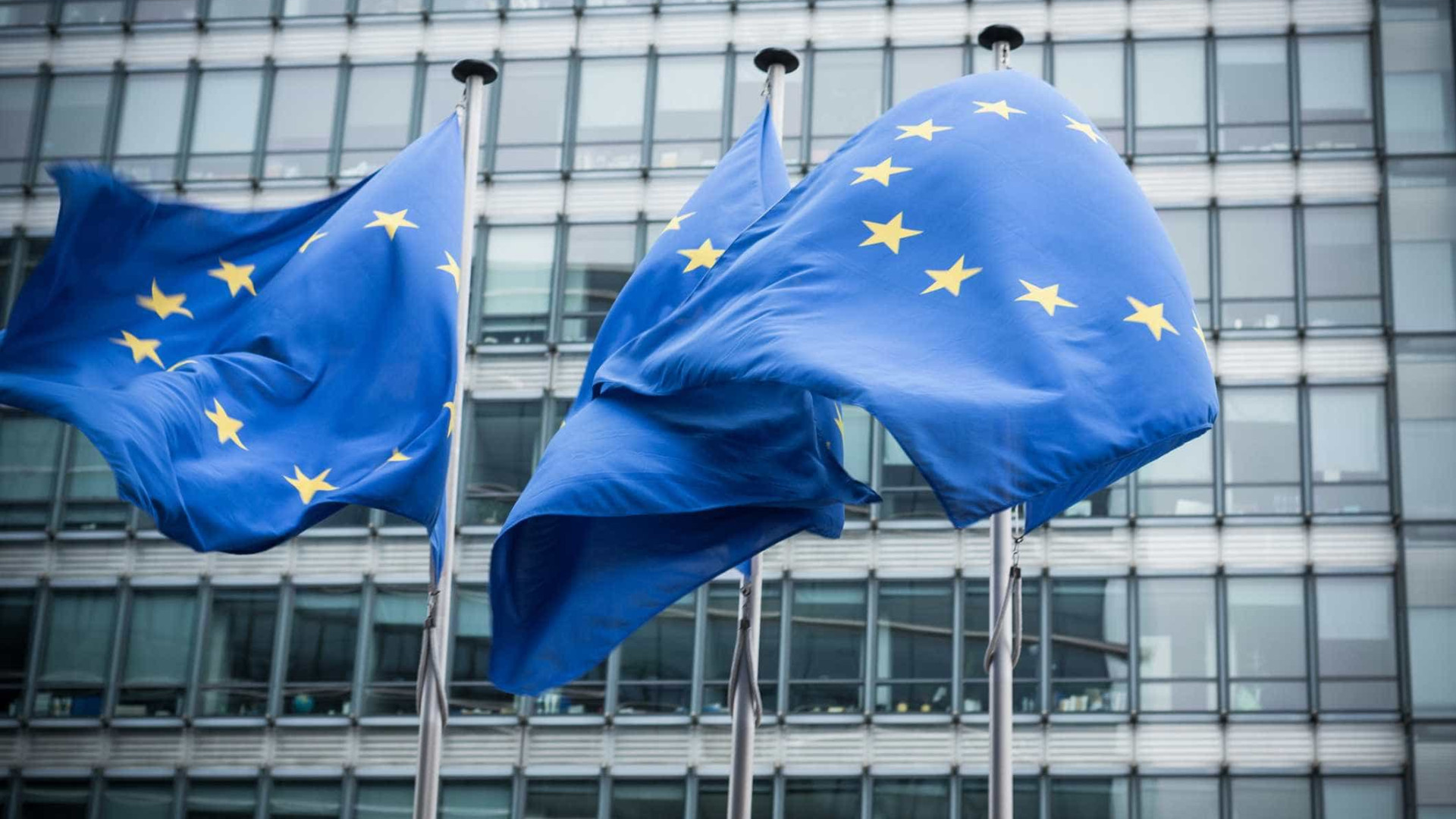Bruxelas saúda novas regras sobre viagens para dar clareza a passageiros