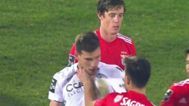 J. Marques volta à 'carga' com mão de Pizzi no pescoço de adversário