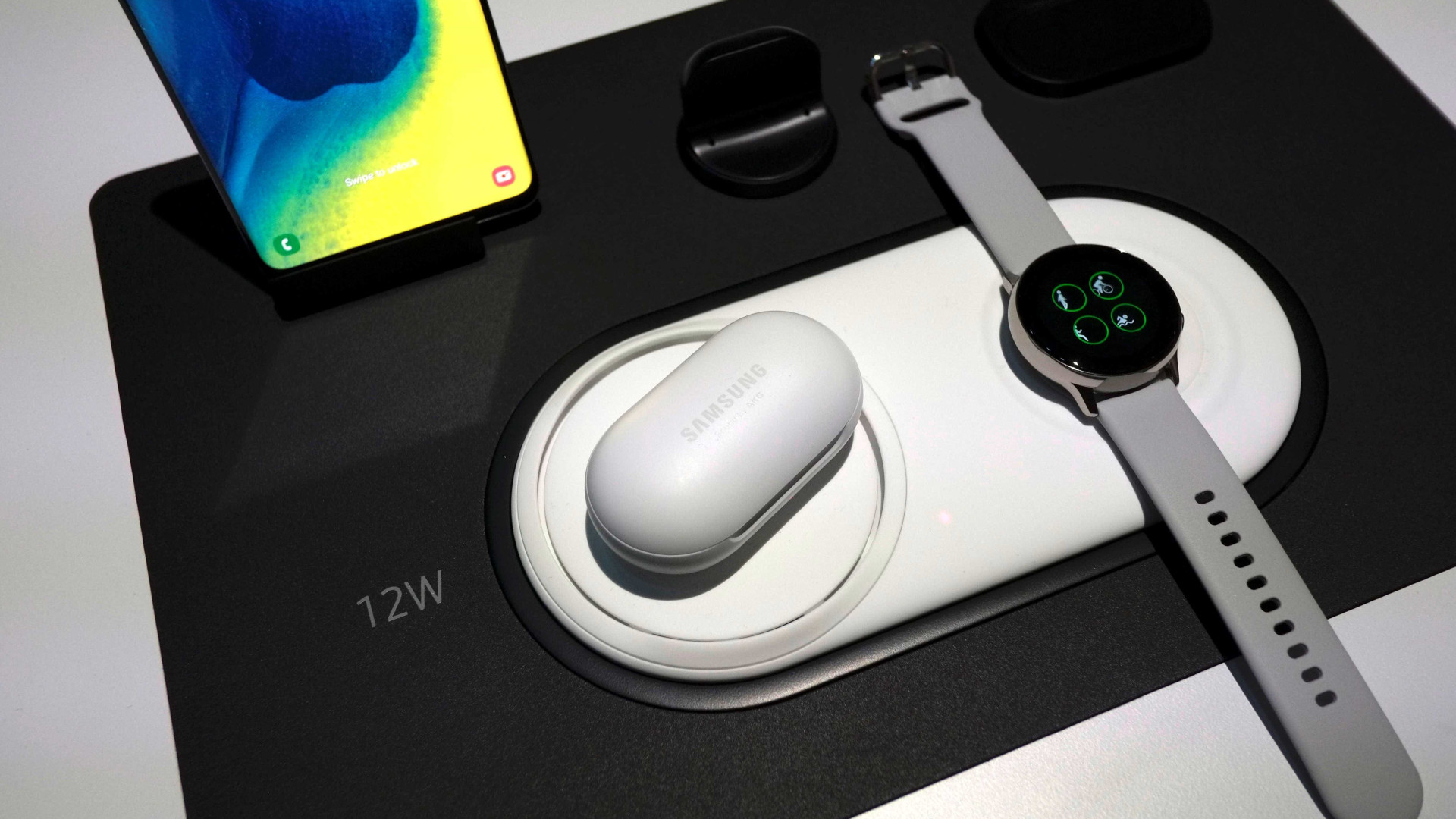 Mostradores de relógios semelhantes levam Swatch a processar Samsung