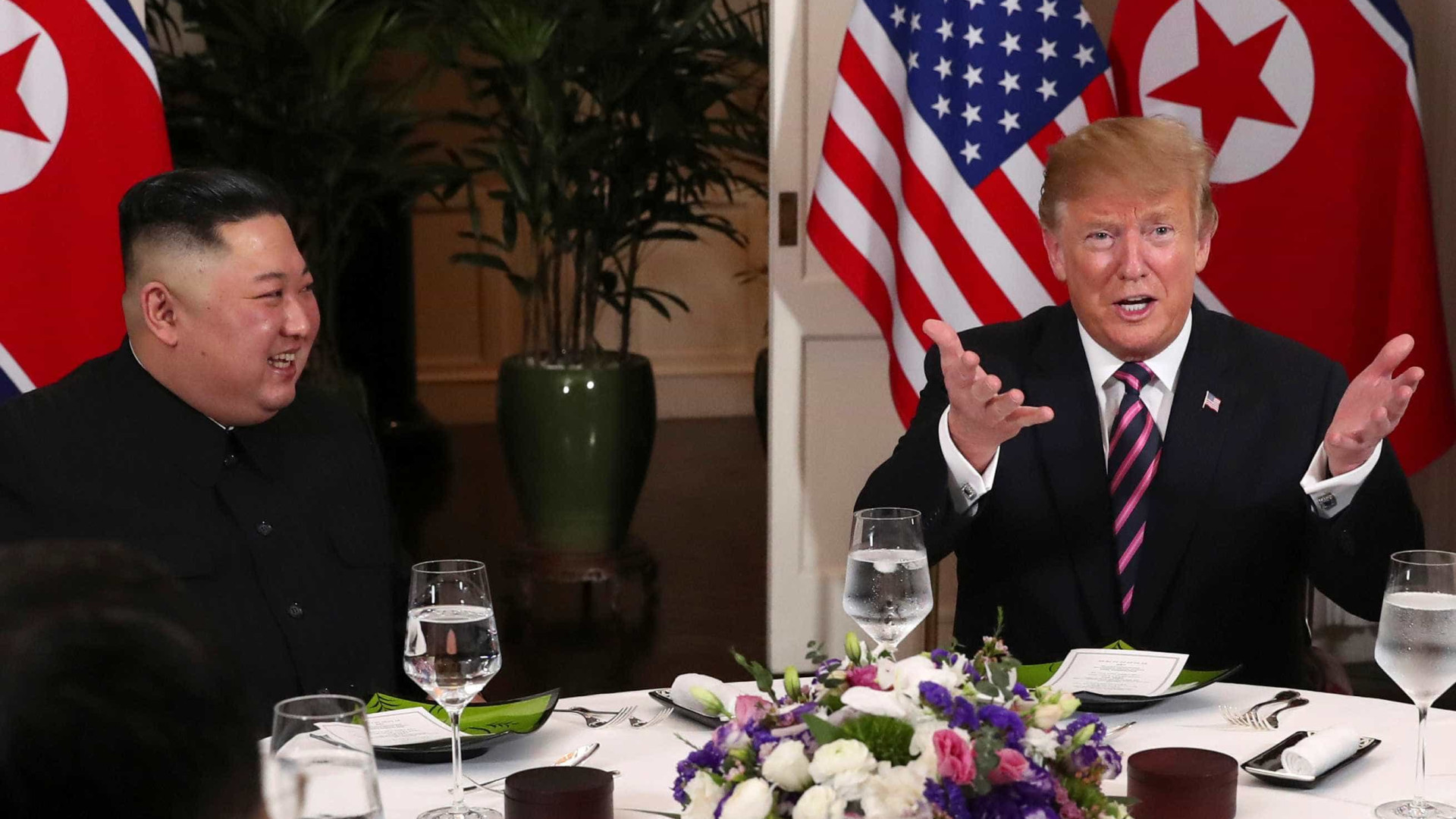 Trump admite "possíveis futuras reuniões" com Kim Jong-un