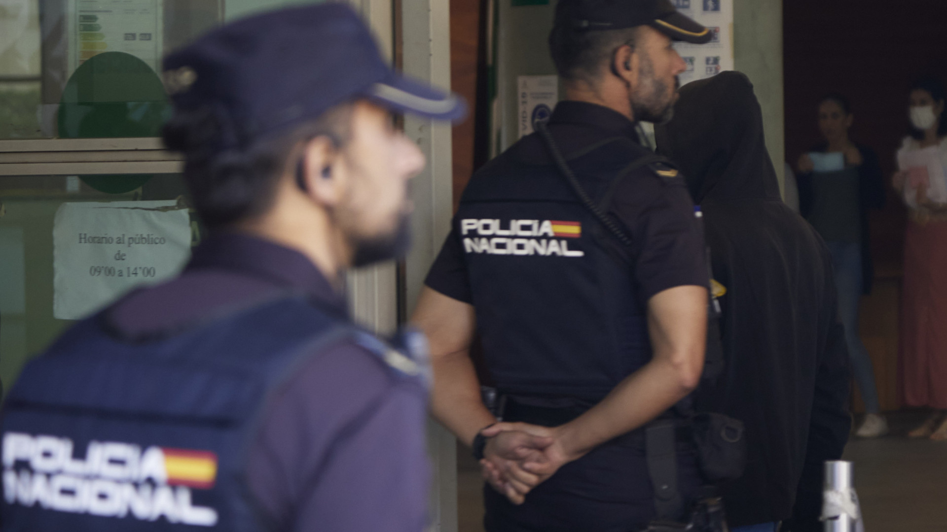 Polícia militar detido após prender mulher em quarto (e chantageá-la)