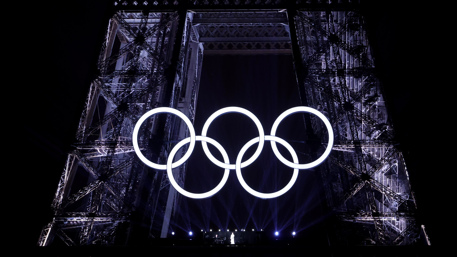 Que comecem os Jogos Olímpicos. Céline Dion emocionou em noite de desfile